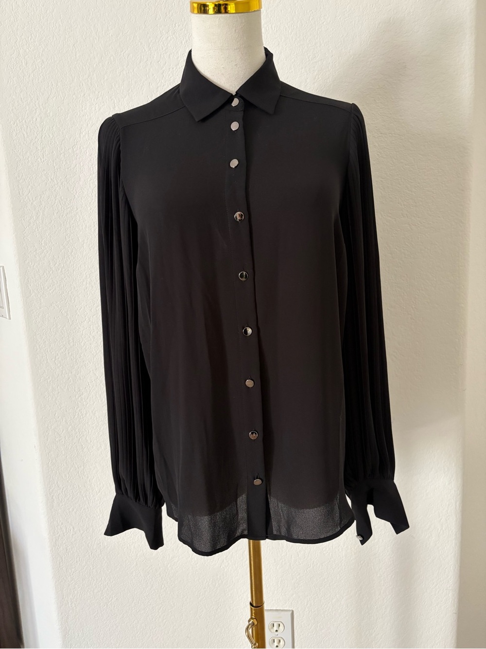 Tahari Black Button-Front Pleated-Sleeve Blouse